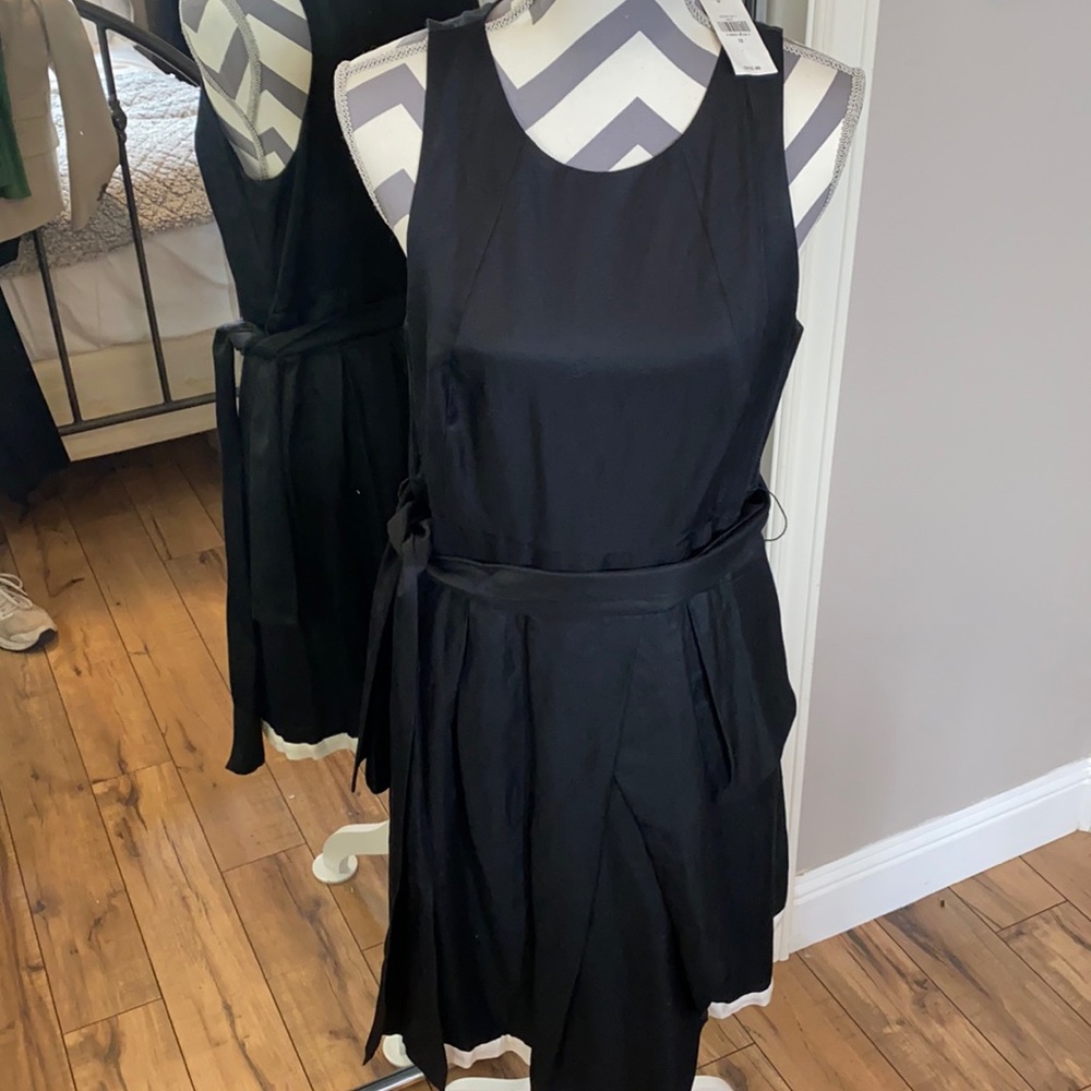 NWT Banana Republic size 12 sleeveless black dress with white trim